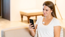 A person using AeviceMD