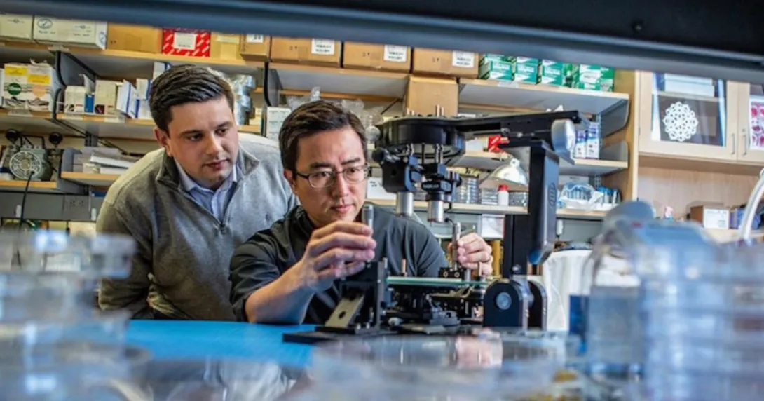 cofounders Andrei Georgescu (left), now Vivodyne’s CEO, and UPenn Professor Dan Huh (right), now Vivodyne’s CSO cofounders Andrei Georgescu (left), now Vivodyne’s CEO, and UPenn Professor Dan Huh (right), now Vivodyne’s CSO